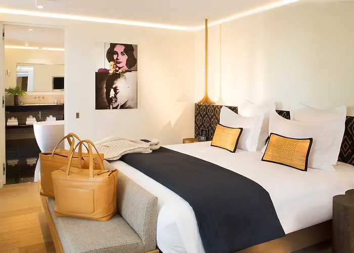 Hotel Marignan Champs-Elysées Paris
